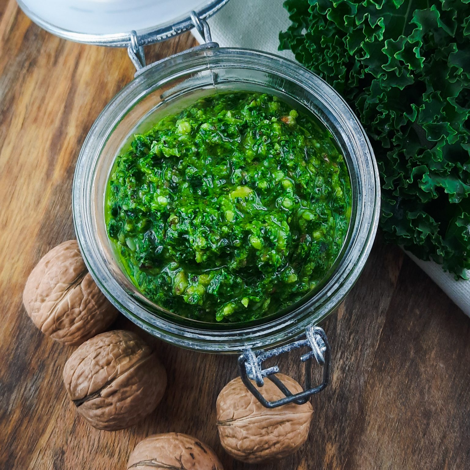 Grünkohl Pesto mit Walnüssen - schon probiert? Grünkohl Pesto mit Walnüssen - schon probiert?
